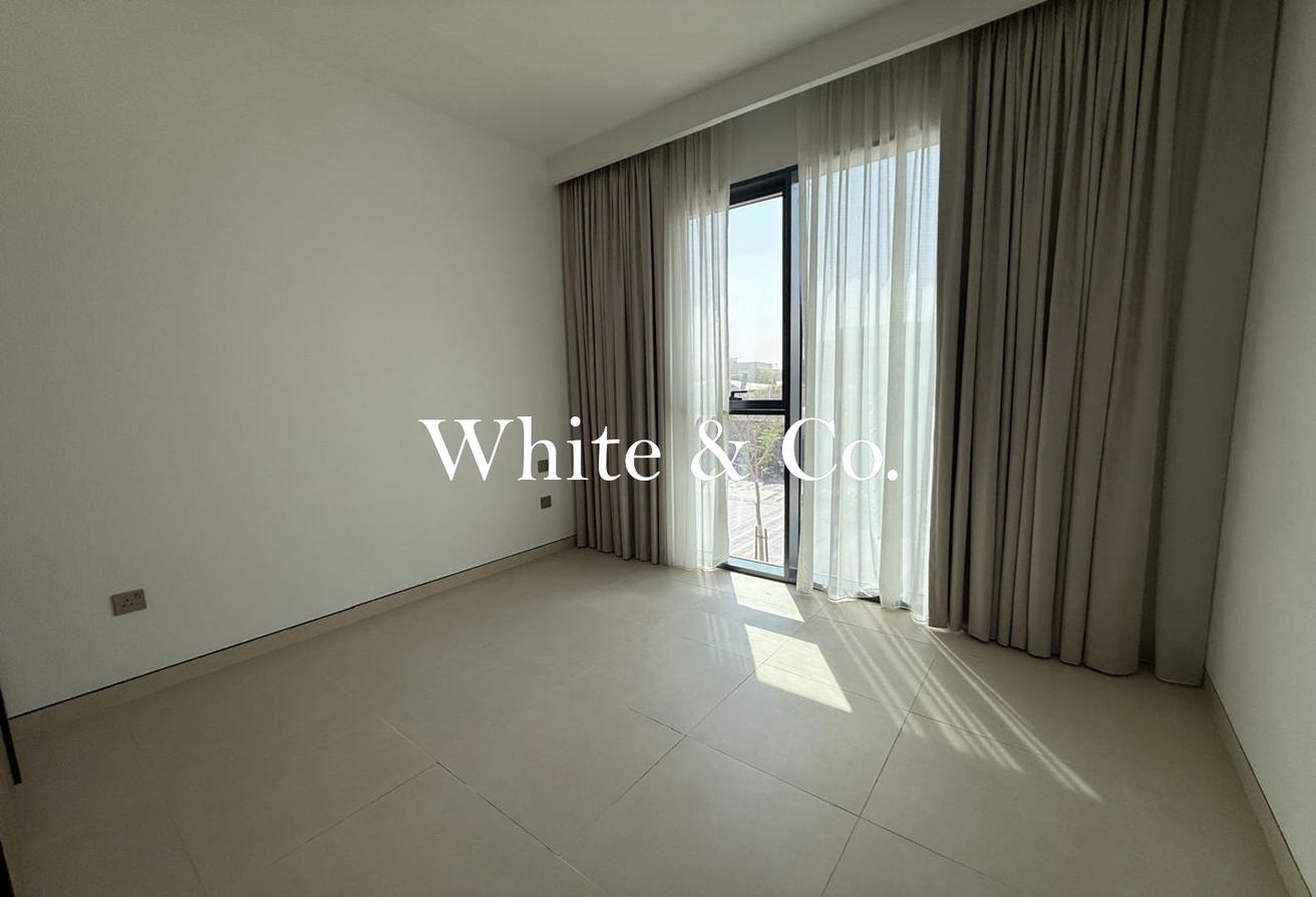 Private pool | Closed kitchen | Single row photo 8