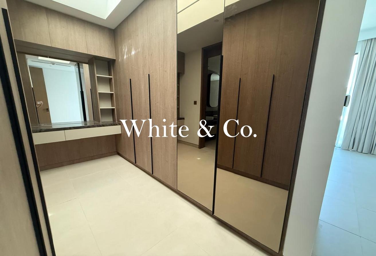Private pool | Closed kitchen | Single row photo 9