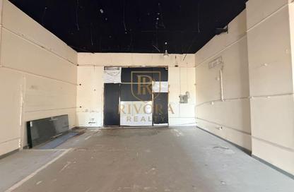 Retail - Studio for rent in Zabeel Building - Al Karama - Bur Dubai - Dubai