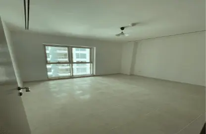 Apartment - 2 Bedrooms - 3 Bathrooms for rent in Cascades Tower - Dubai Marina - Dubai