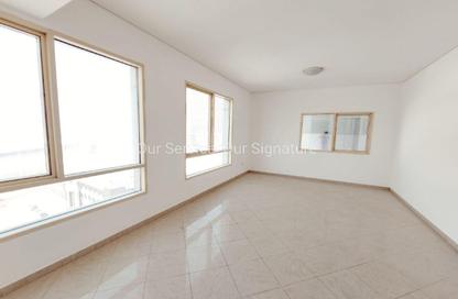 Apartment - 3 - 4 for rent in New Al Taawun Road - Al Taawun - Sharjah