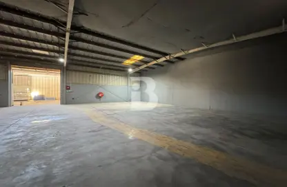 Warehouse - Studio for sale in Phase 1 - Dubai Investment Park (DIP) - Dubai