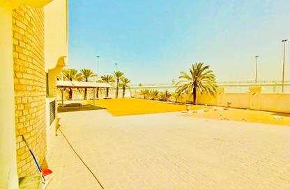 Apartment - 7+ Bedrooms - 7+ Bathrooms for rent in Al Falaj - Al Riqqa - Sharjah