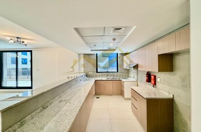 Apartment - 3 Bedrooms - 4 Bathrooms for rent in Jumeirah Garden City - Al Satwa - Dubai