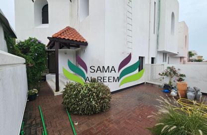 Villa - 4 Bedrooms - 3 Bathrooms for rent in Umm Suqeim 1 Villas - Umm Suqeim 1 - Umm Suqeim - Dubai