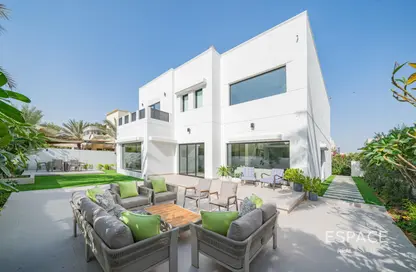 Villa - 5 Bedrooms - 6 Bathrooms for sale in Meadows 7 - Meadows - Dubai