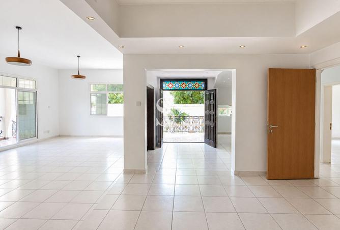 104213086 - Property Image 3