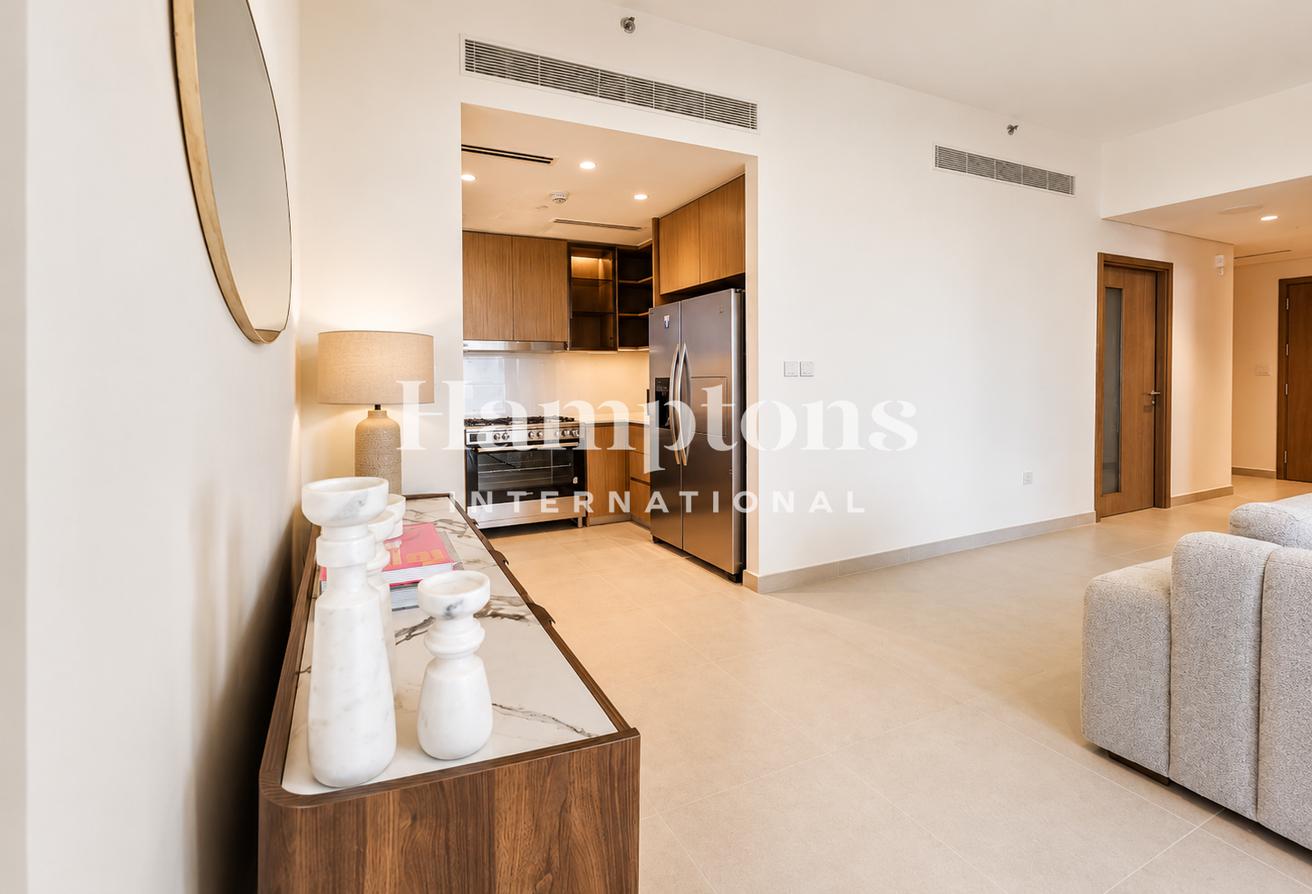 Luxury Furnished | Pool View | Premium Corner Unit photo 5