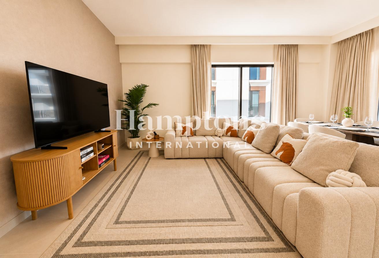 Luxury Furnished | Pool View | Premium Corner Unit photo 4
