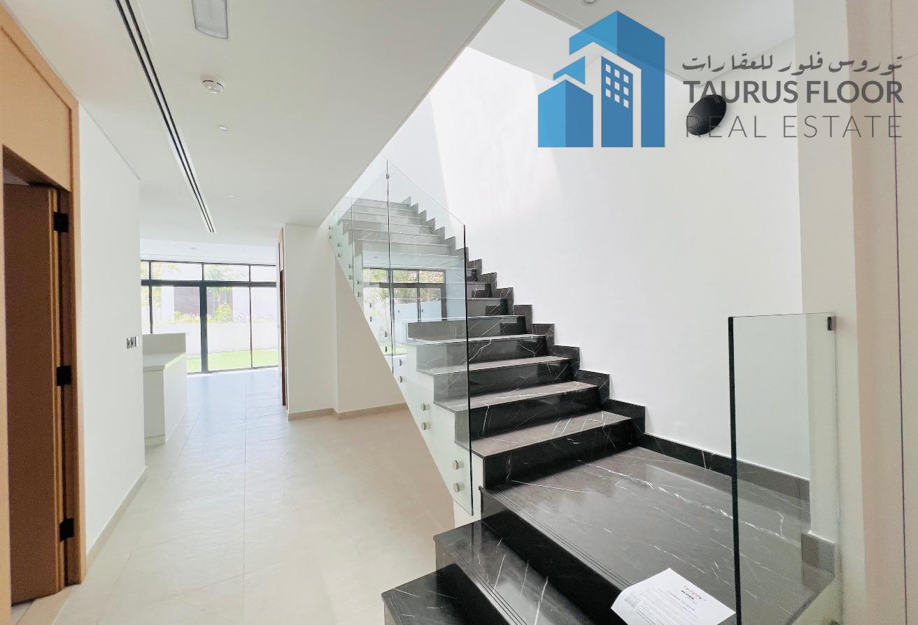 Luxury 3 Bed Villa || Private Garden || Vacant Now photo 12
