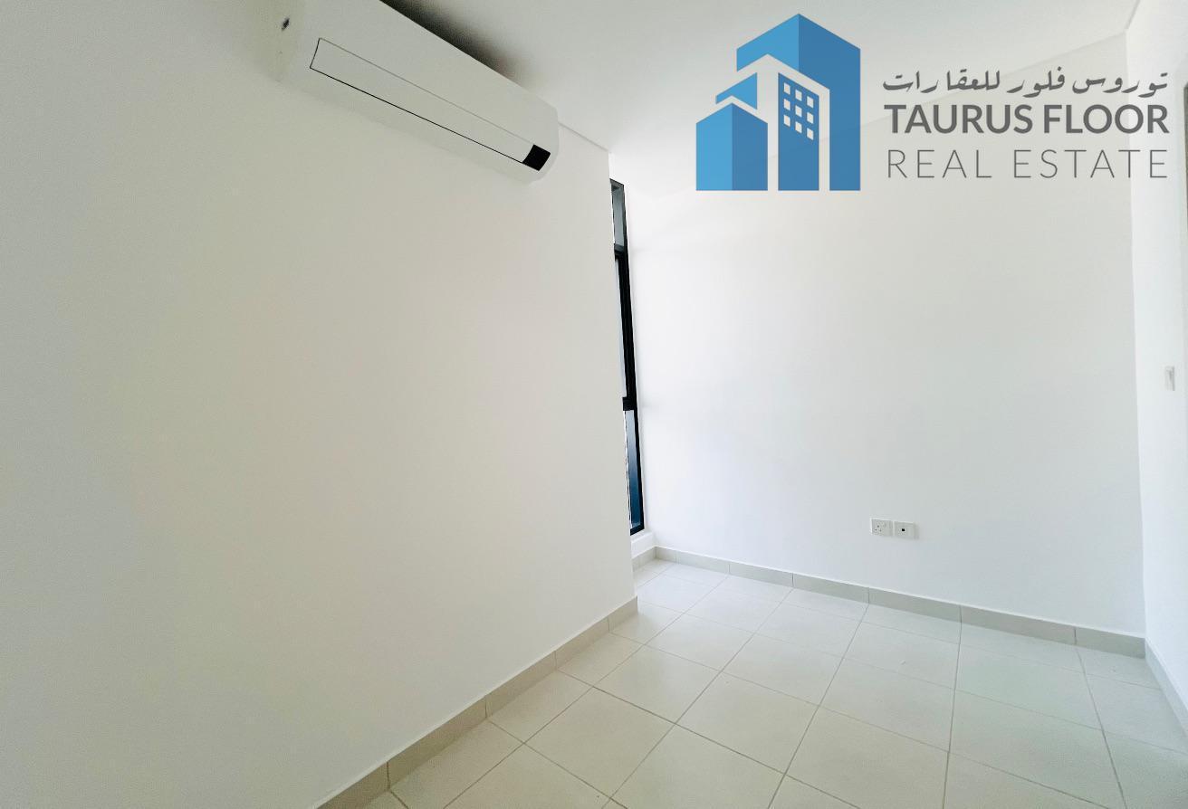 Luxury 3 Bed Villa || Private Garden || Vacant Now photo 7