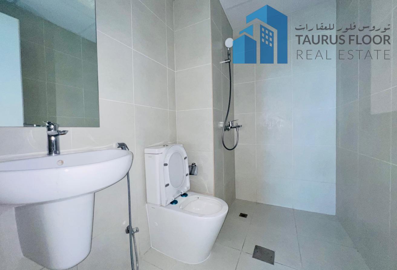 Luxury 3 Bed Villa || Private Garden || Vacant Now photo 8