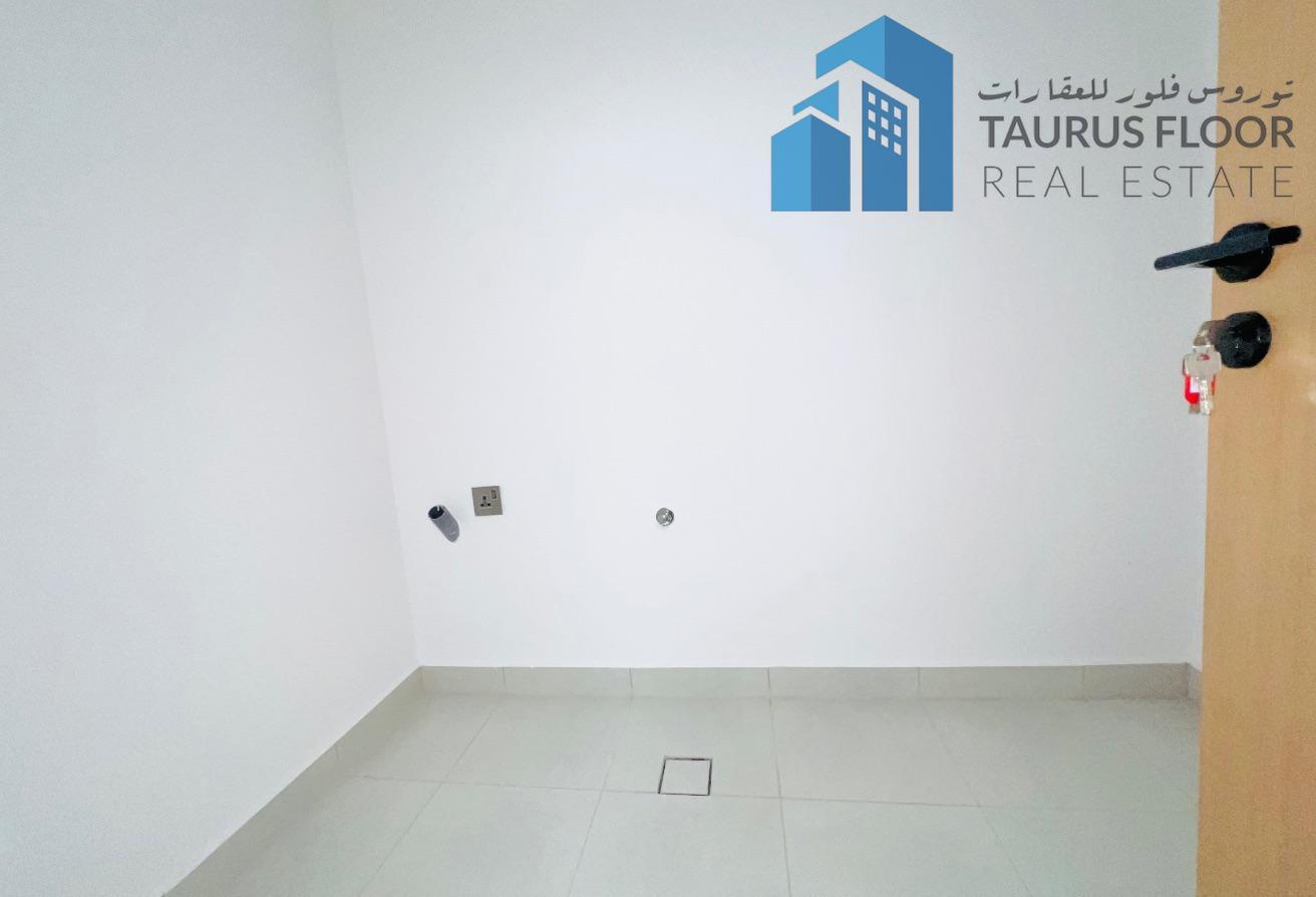 Luxury 3 Bed Villa || Private Garden || Vacant Now photo 9