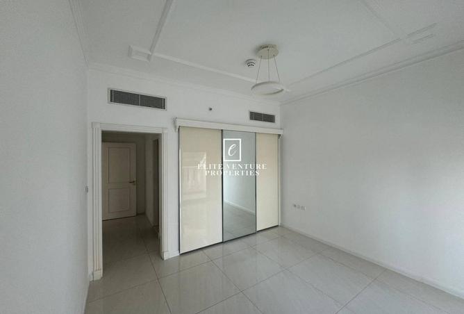ELEGANT 1-BHK | PRIME LOCATION | SPACIOUS photo 3