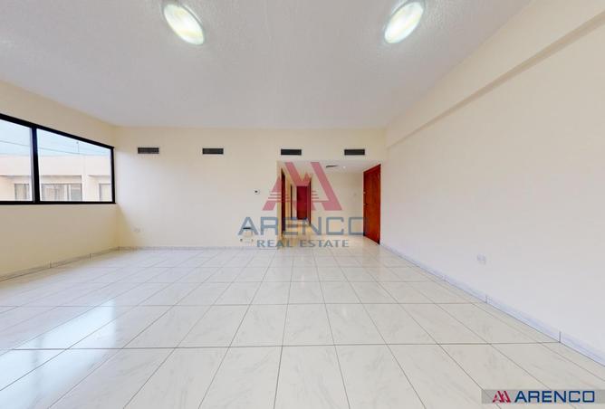 126105000 - Property Image 2