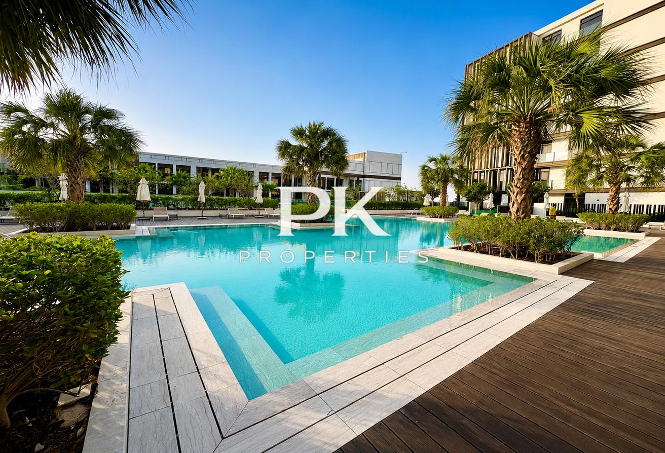 Vacant | Fully Upgraded | Pool View photo 17