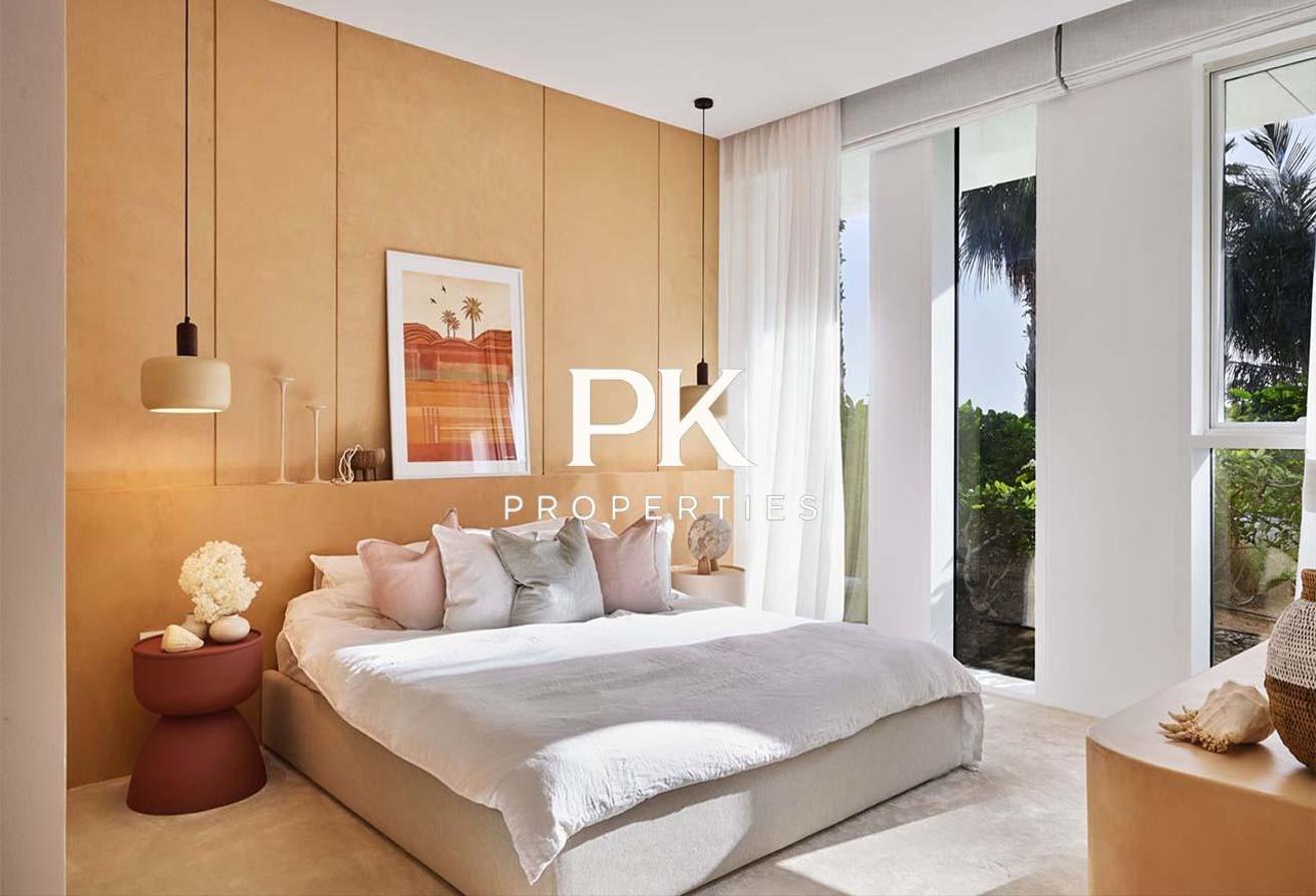 Vacant | Fully Upgraded | Pool View photo 7
