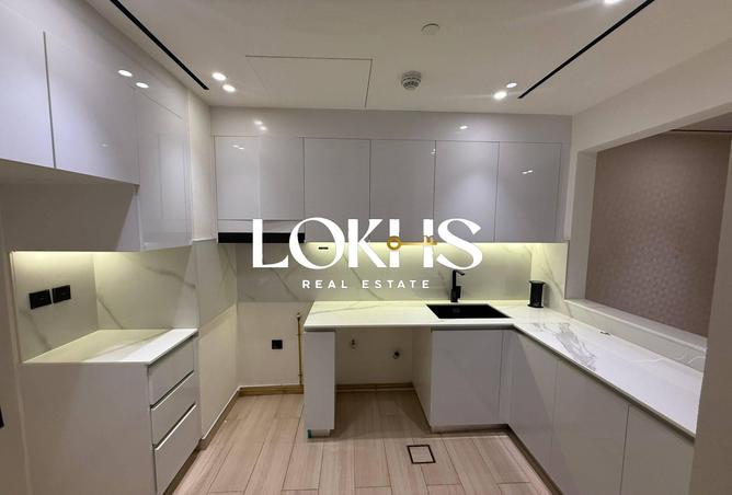 81524235 - Property Image 3