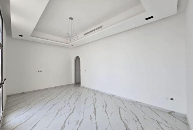 93149837 - Property Image 2