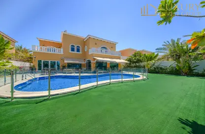 Villa - 5 Bedrooms - 6 Bathrooms for rent in Legacy Large - Legacy - Jumeirah Park - Dubai