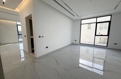 Villa - 5 Bedrooms - 6 Bathrooms for rent in Al Aweer 1 - Al Aweer - Dubai Villa - 5 Bedrooms - 6 Bathrooms for rent in Al Aweer 1 - Al Aweer - Dubai