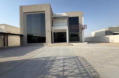 Villa - 5 Bedrooms - 6 Bathrooms for rent in Al Aweer 1 - Al Aweer - Dubai