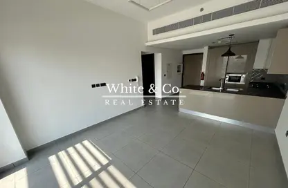 شقة - 2 غرف نوم - 2 حمامات للبيع في برج ريجيل - الضاحية 10 - قرية جميرا الدائرية - دبي