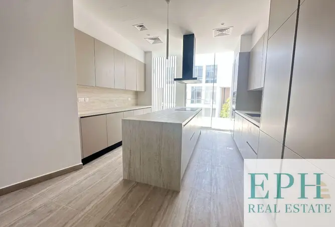 156013008 - Property Image 2
