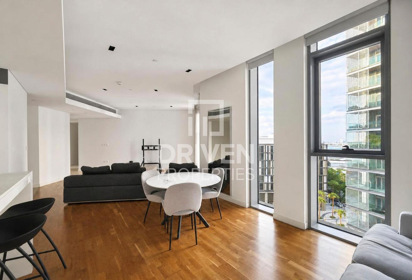 Fully Furnished | High Floor | Flexible Cheques photo 4