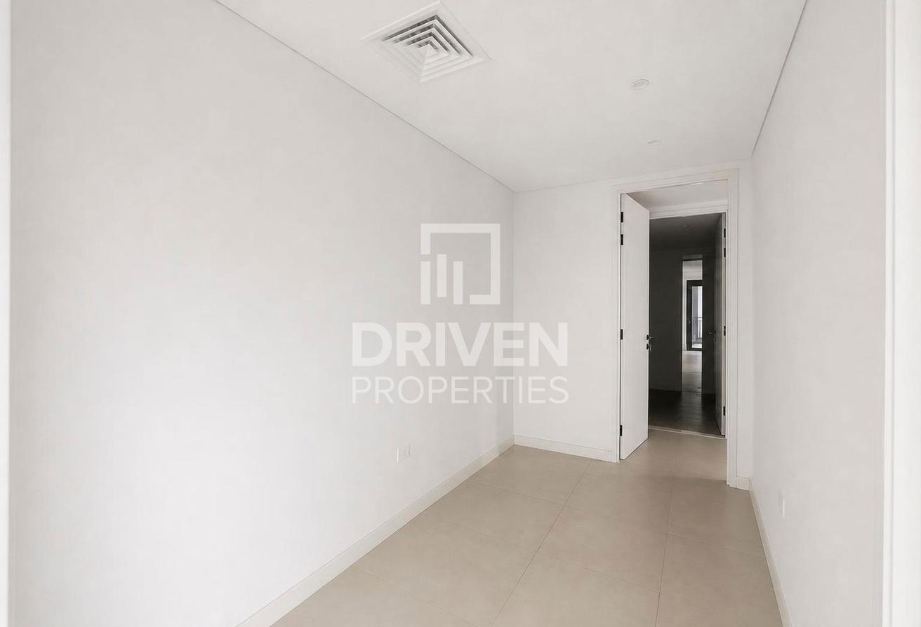 Fully Furnished | High Floor | Flexible Cheques photo 17