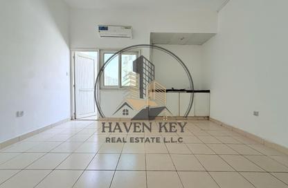 Apartment - Studio - 1 for rent in Muwaileh - Sharjah