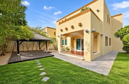 Villa - 3 Bedrooms - 4 Bathrooms for rent in District 7 - Jumeirah Park - Dubai