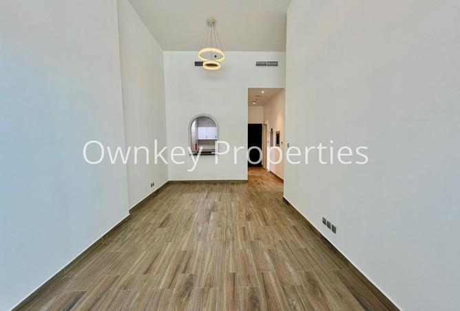 81521338 - Property Image 3
