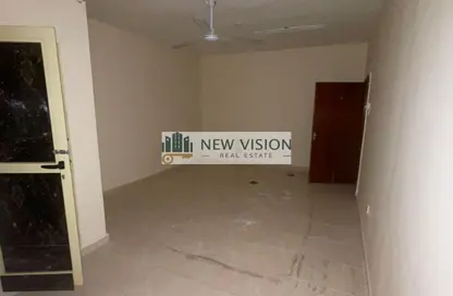 شقة - 3 غرف نوم - 2 حمامات للايجار في أبو شغارة - الشارقة