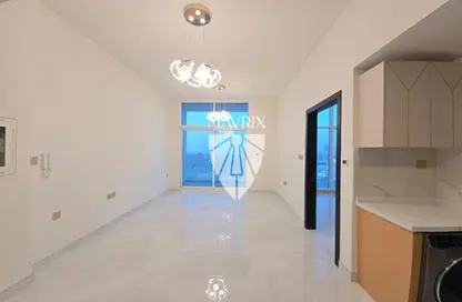 شقة - غرفة نوم - 1 حمام للايجار في سكايز من دانوب - ارجان - دبي