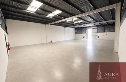 Warehouse - Studio - 1 Bathroom for rent in Umm Ramool - Dubai