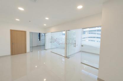 Office Space - Studio - 1 Bathroom for rent in Bay Square Building 7 - Bay Square - Business Bay - Dubai