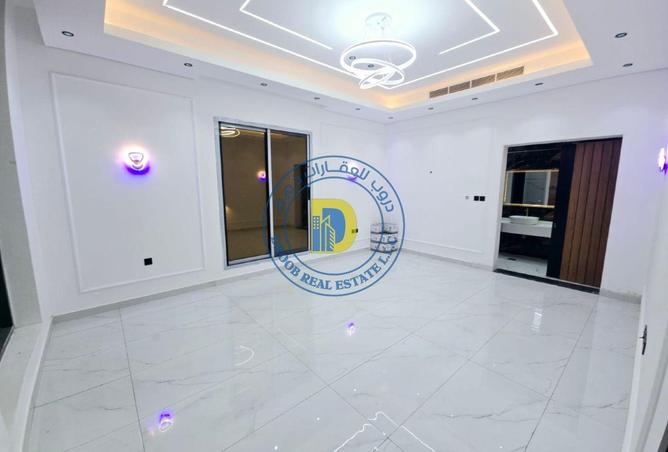 128816137 - Property Image 3