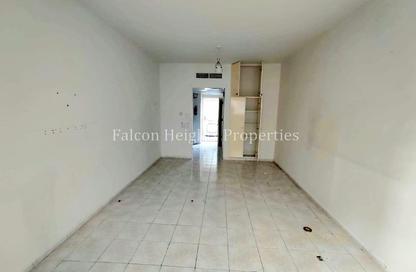 Apartment - Studio - 1 for rent in Ibtikar 2 - Al Majaz 2 - Al Majaz - Sharjah