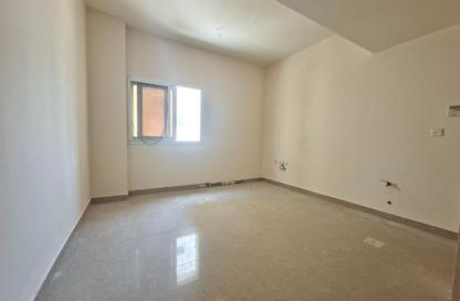 Apartment - Studio - 1 for rent in Muwailih Building - Muwaileh - Sharjah