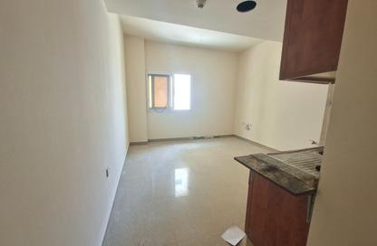 Apartment - Studio - 1 for rent in Muwailih Building - Muwaileh - Sharjah