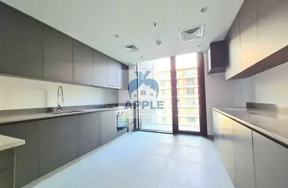 شقة - 2 غرف نوم - 3 حمامات للبيع في الطراز - حي نسيج - الجادة - الشارقة