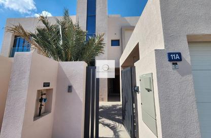 Villa - 3 Bedrooms - 5 Bathrooms for rent in Al Garhoud Villas - Al Garhoud - Dubai Villa - 3 Bedrooms - 5 Bathrooms for rent in Al Garhoud Villas - Al Garhoud - Dubai
