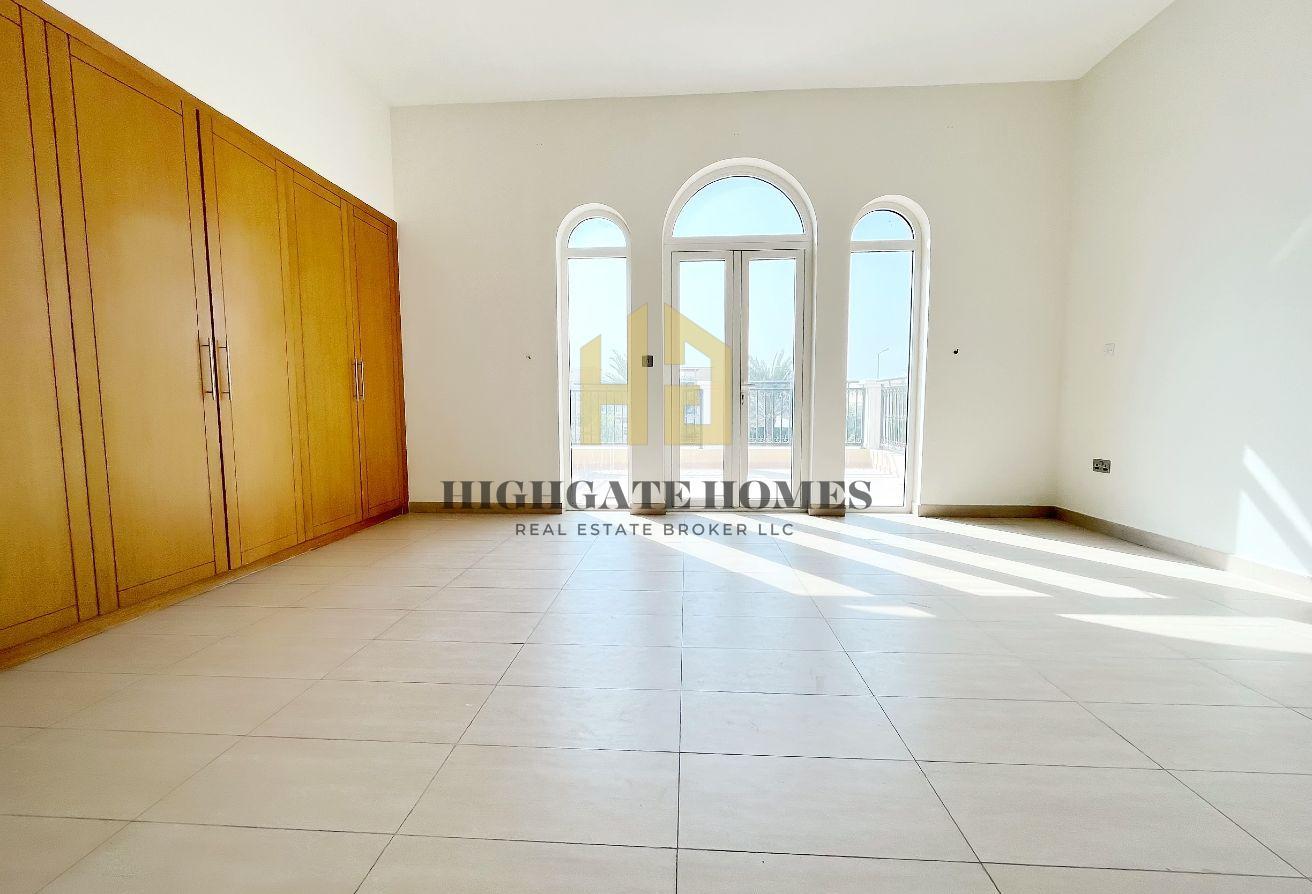 Vacant Soon |Beautifully Landscaped |Stunning Nova photo 10