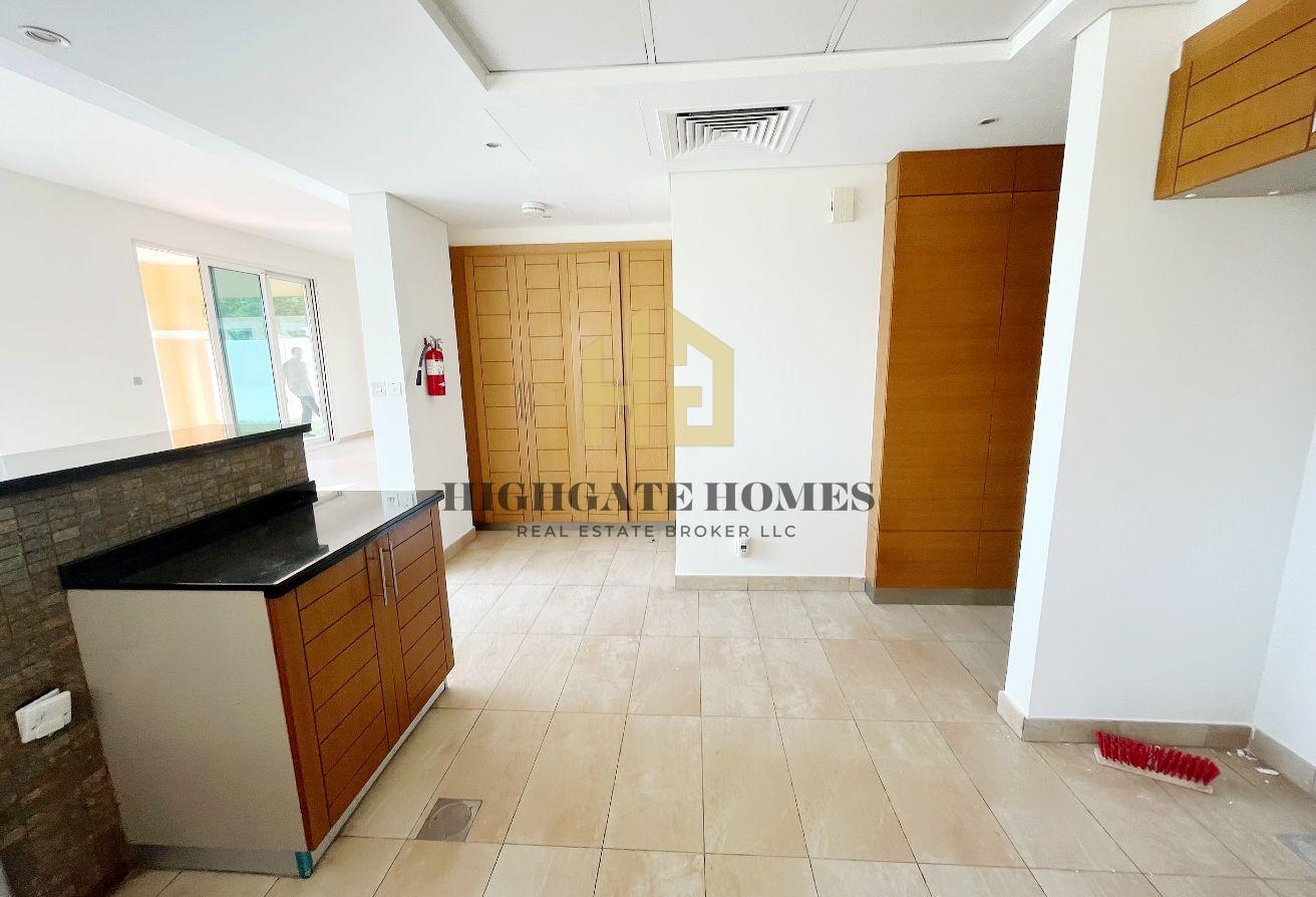 Vacant Soon |Beautifully Landscaped |Stunning Nova photo 7