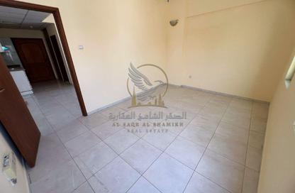 شقة - 1 - 1 للايجار في بناية أبو جميزة 2 - المريجة - الغرب - الشارقة