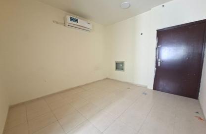 Apartment - Studio - 1 for rent in Fire Station Road - Muwaileh - Sharjah