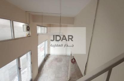 متجر - استوديو - 1 حمام للايجار في شارع جمال عبد الناصر - المجاز - الشارقة متجر - استوديو - 1 حمام للايجار في شارع جمال عبد الناصر - المجاز - الشارقة