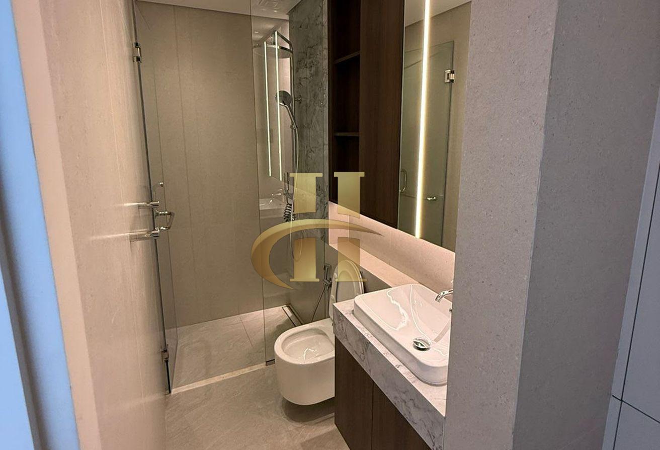 Fully furnished | Elegant | Spacious | Modern photo 10