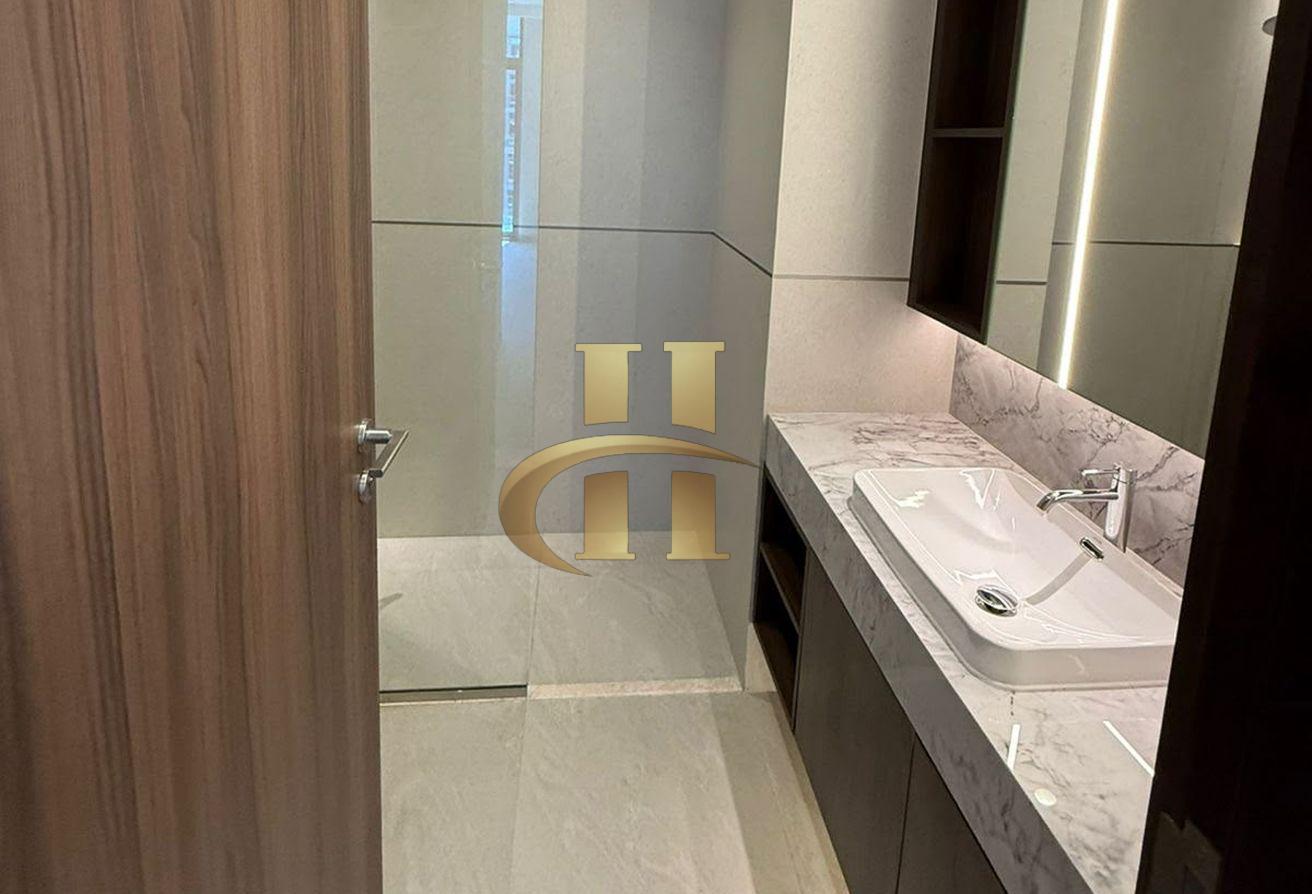 Fully furnished | Elegant | Spacious | Modern photo 11